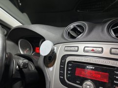 Magsafe držák na středový panel s možností bezdrátové nabíječky